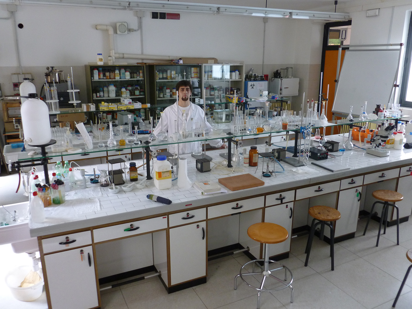 oprema laboratorija kemije