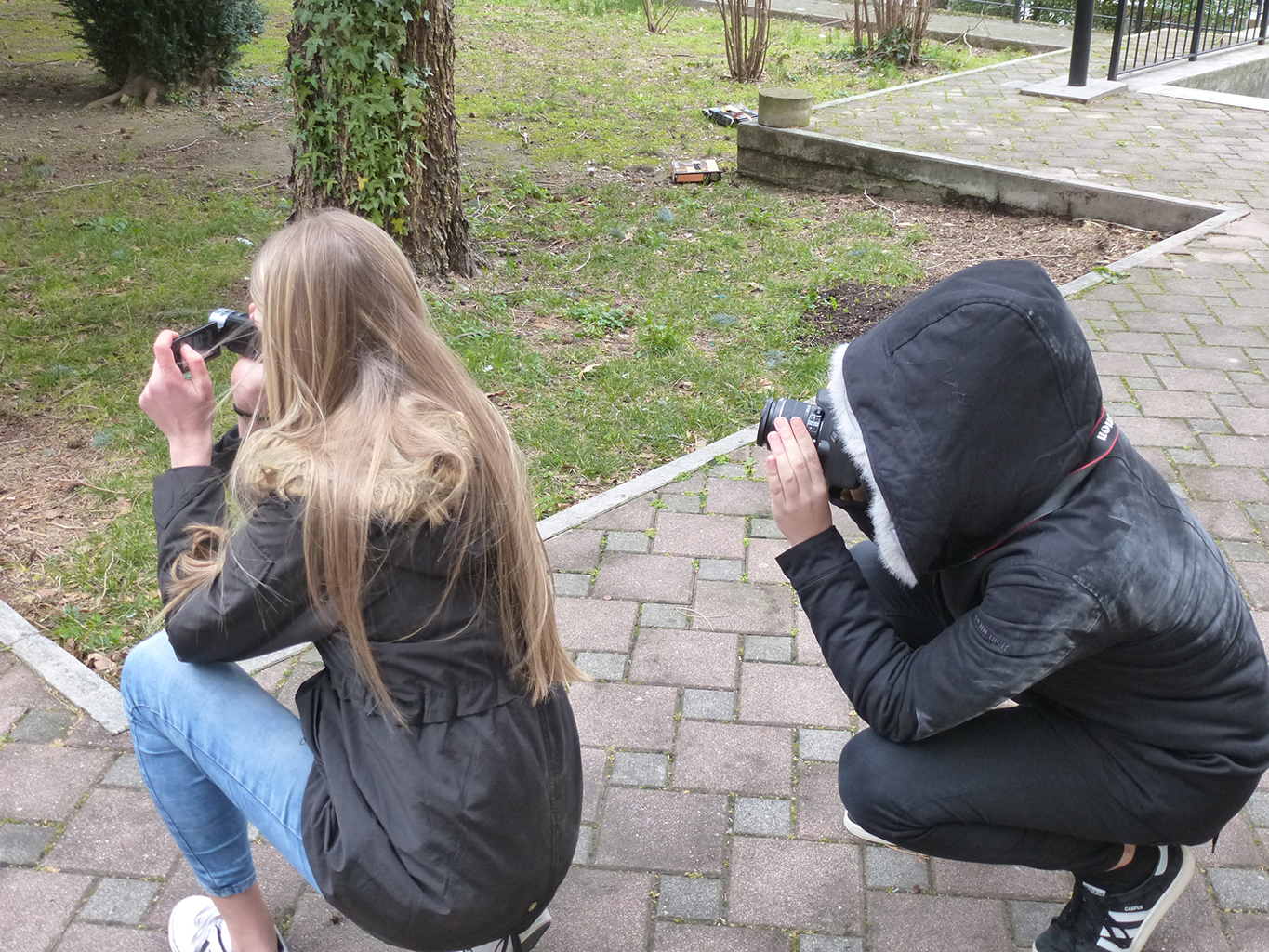 dijaki s fotoaparatom