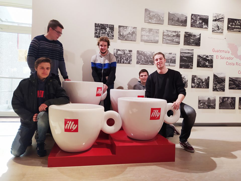Jozef Stefan dijaki 5m na Illy caffè - Obisk tovarne Illy caffè